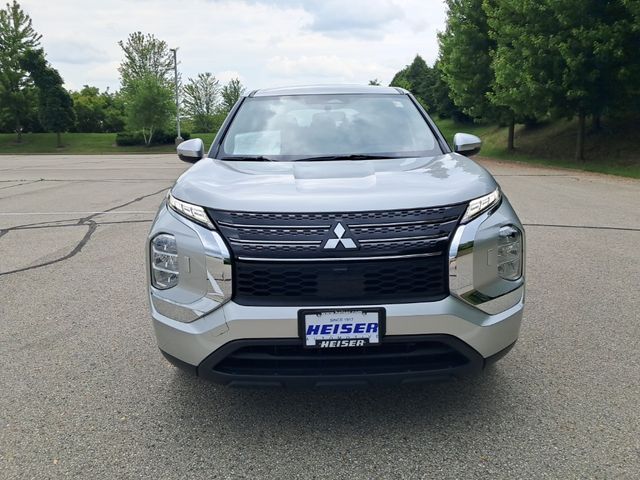 2022 Mitsubishi Outlander ES