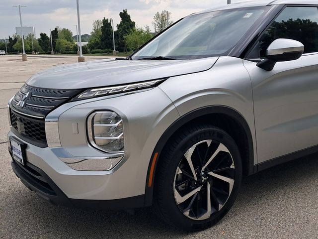 2022 Mitsubishi Outlander ES