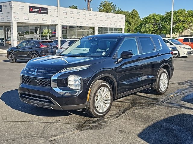 2022 Mitsubishi Outlander ES