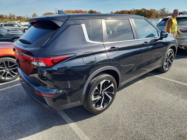 2022 Mitsubishi Outlander ES