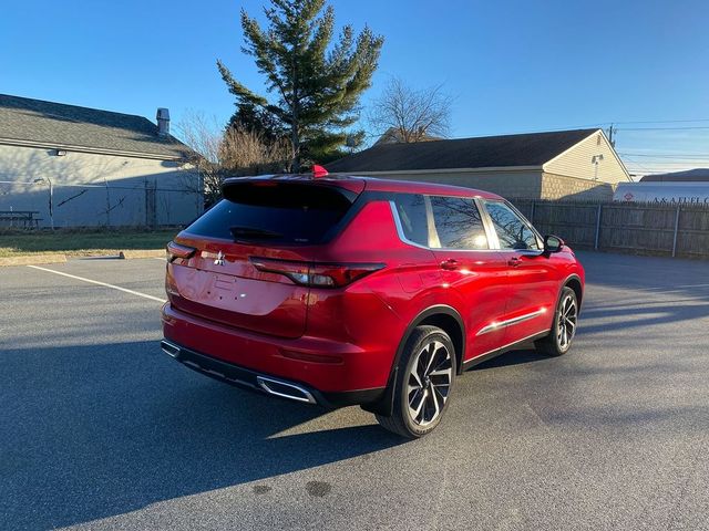 2022 Mitsubishi Outlander ES