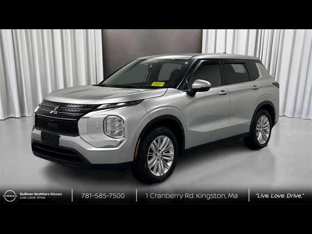 2022 Mitsubishi Outlander ES