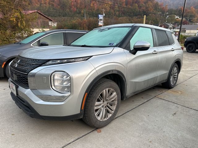 2022 Mitsubishi Outlander ES