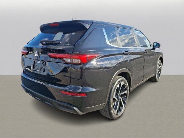 2022 Mitsubishi Outlander ES