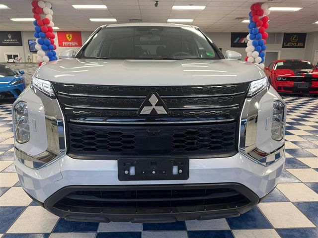 2022 Mitsubishi Outlander ES