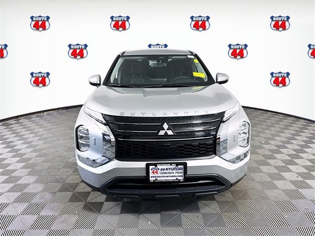 2022 Mitsubishi Outlander ES