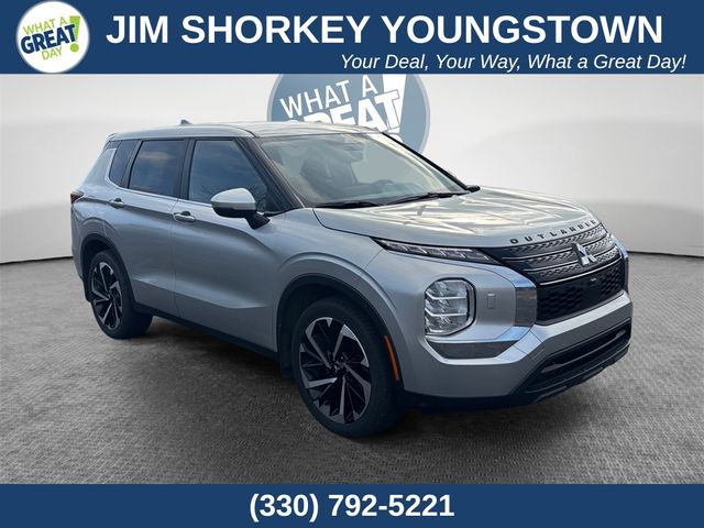 2022 Mitsubishi Outlander ES