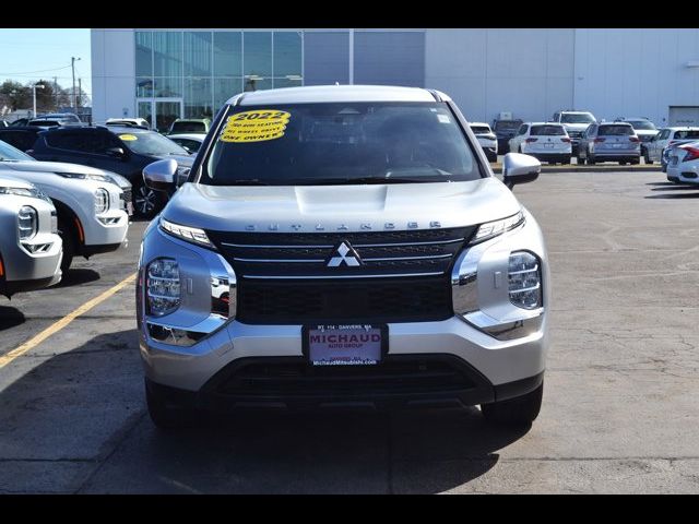 2022 Mitsubishi Outlander ES
