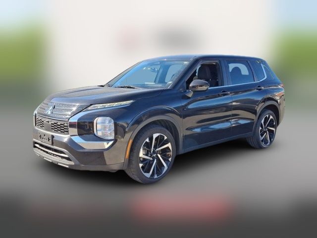 2022 Mitsubishi Outlander ES
