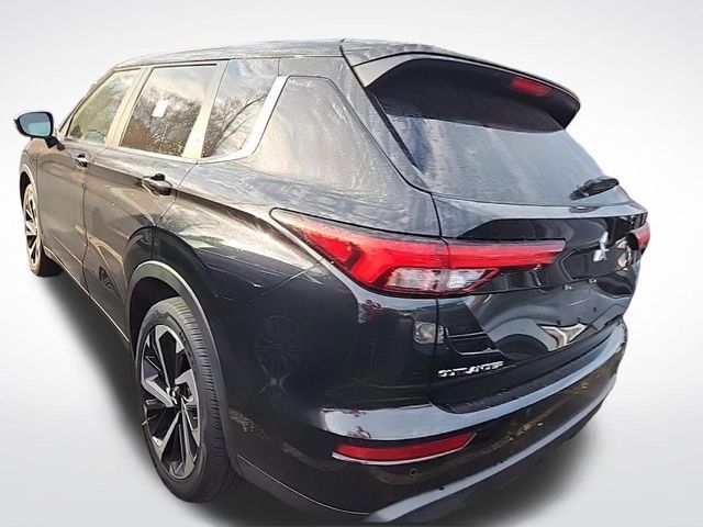 2022 Mitsubishi Outlander ES