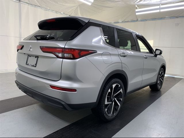 2022 Mitsubishi Outlander ES