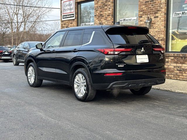 2022 Mitsubishi Outlander ES