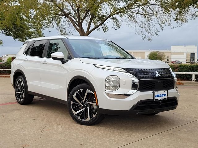 2022 Mitsubishi Outlander ES