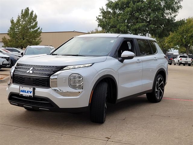 2022 Mitsubishi Outlander ES