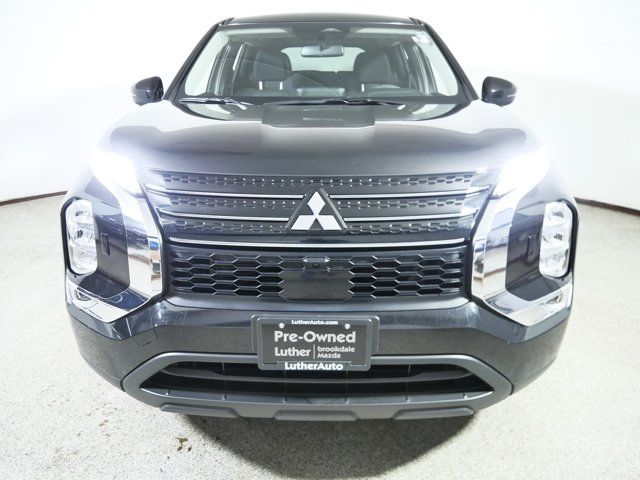 2022 Mitsubishi Outlander ES
