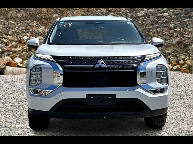 2022 Mitsubishi Outlander ES