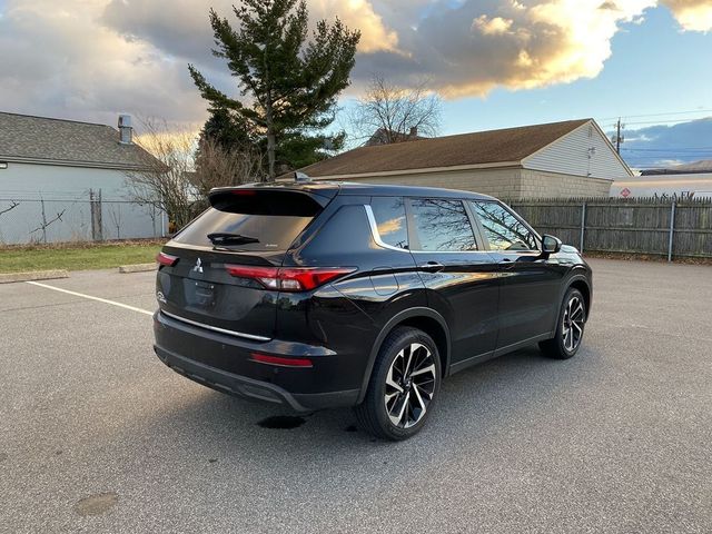 2022 Mitsubishi Outlander ES