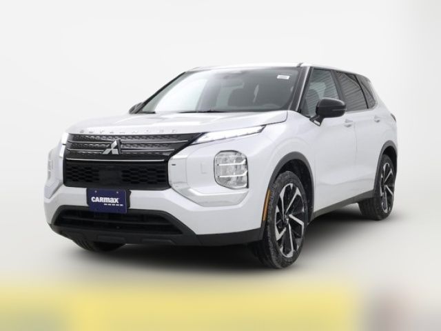 2022 Mitsubishi Outlander ES