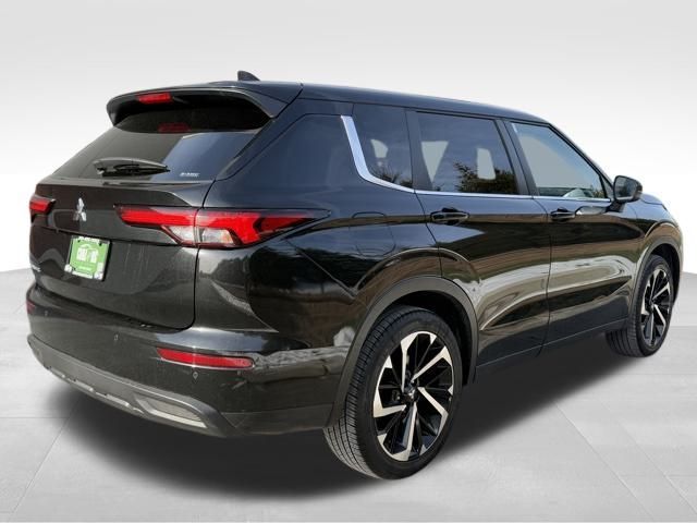 2022 Mitsubishi Outlander ES