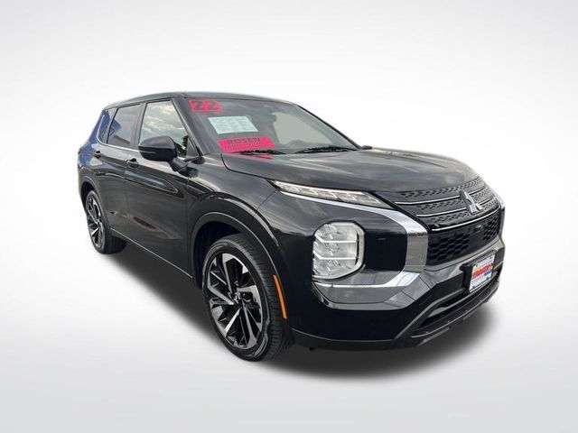 2022 Mitsubishi Outlander ES