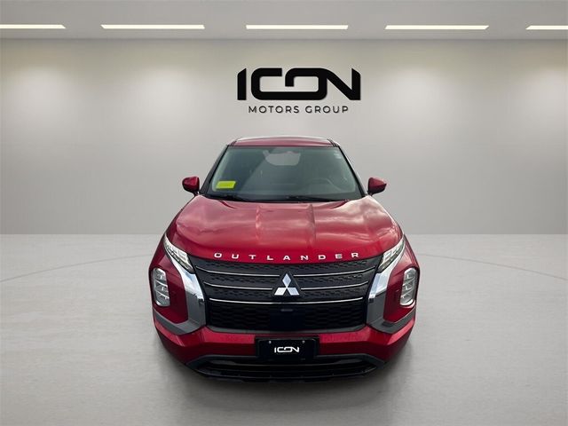 2022 Mitsubishi Outlander ES