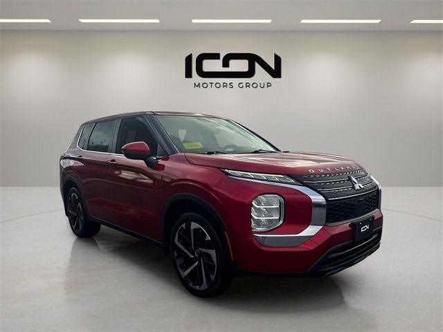 2022 Mitsubishi Outlander ES