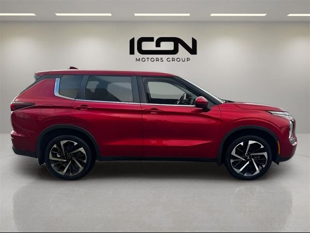 2022 Mitsubishi Outlander ES