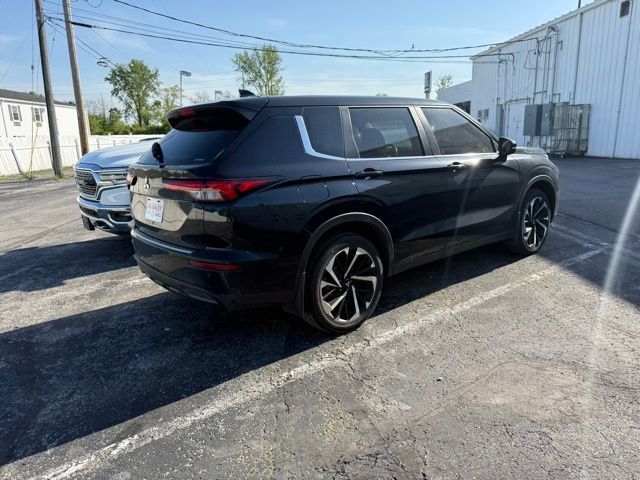2022 Mitsubishi Outlander ES
