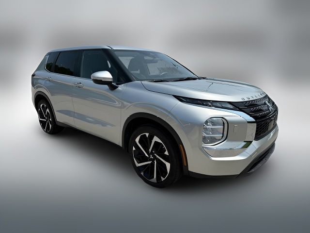 2022 Mitsubishi Outlander ES
