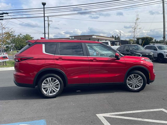 2022 Mitsubishi Outlander ES