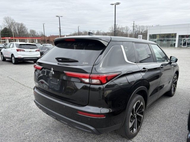 2022 Mitsubishi Outlander ES