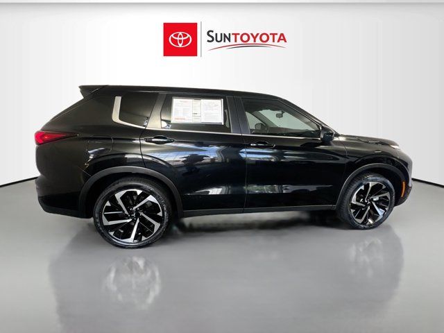 2022 Mitsubishi Outlander ES