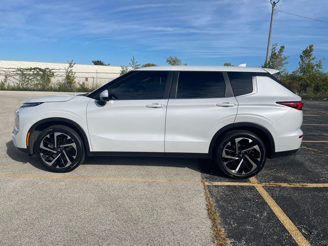 2022 Mitsubishi Outlander ES