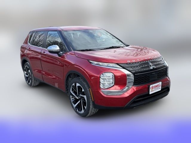 2022 Mitsubishi Outlander ES