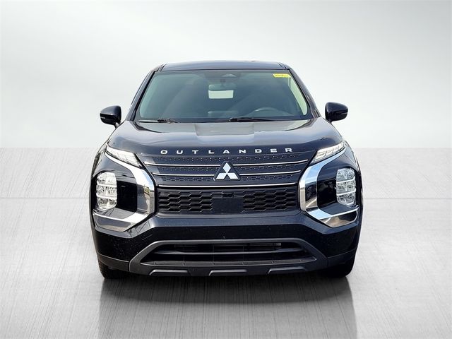 2022 Mitsubishi Outlander ES