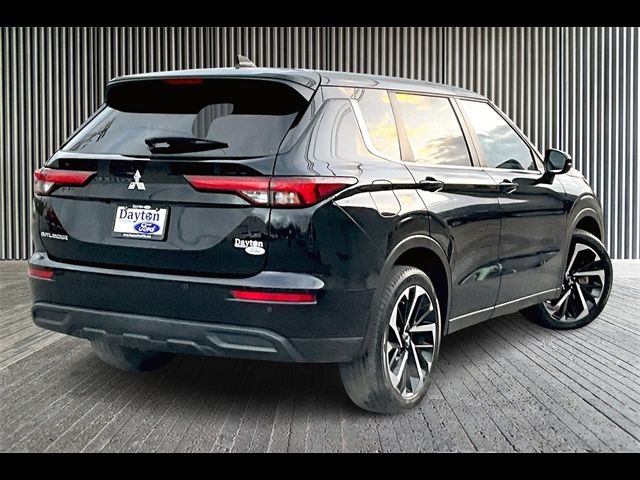 2022 Mitsubishi Outlander ES