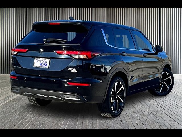 2022 Mitsubishi Outlander ES