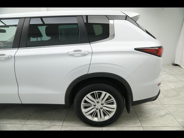 2022 Mitsubishi Outlander ES