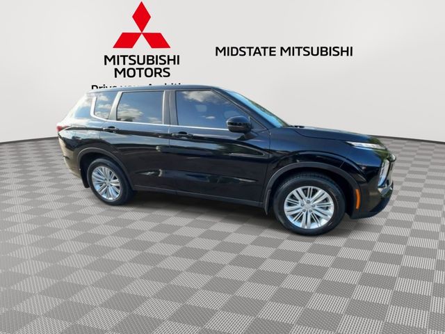 2022 Mitsubishi Outlander ES