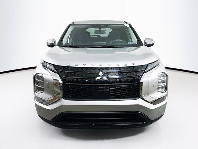 2022 Mitsubishi Outlander ES