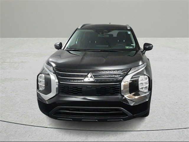 2022 Mitsubishi Outlander ES