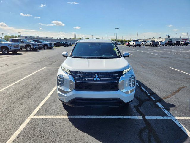 2022 Mitsubishi Outlander ES