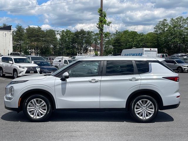 2022 Mitsubishi Outlander ES