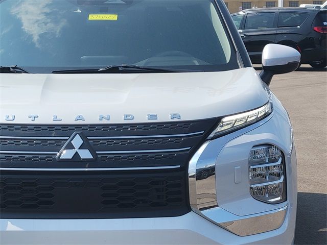 2022 Mitsubishi Outlander ES