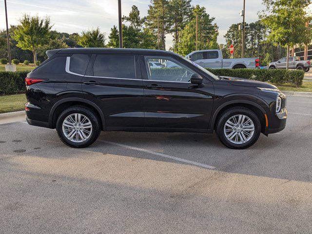 2022 Mitsubishi Outlander ES