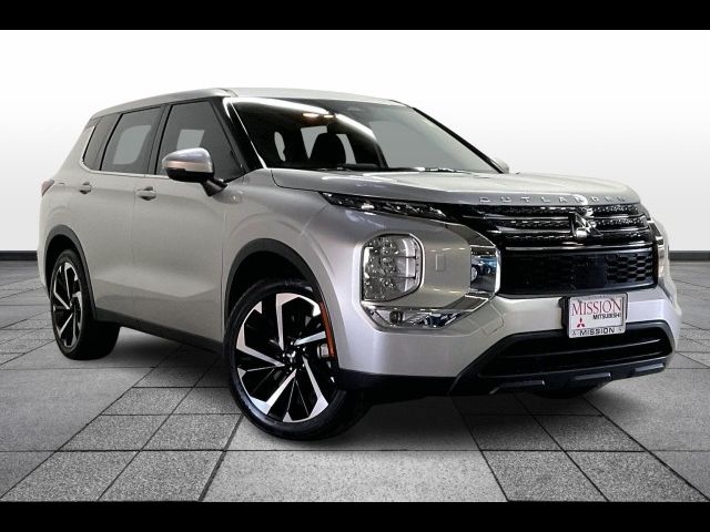 2022 Mitsubishi Outlander ES