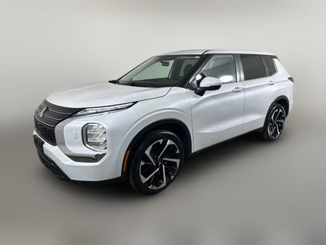 2022 Mitsubishi Outlander ES