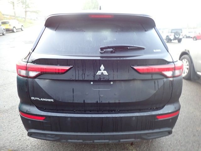 2022 Mitsubishi Outlander ES