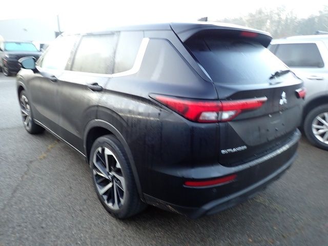 2022 Mitsubishi Outlander ES