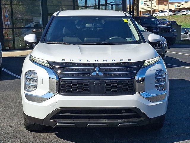 2022 Mitsubishi Outlander ES